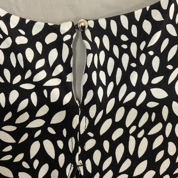 Chico's Dress Womens 1 Black White 'Pretty Petal Ellie' Tiered Midi Stretch Work - Picture 10 of 14